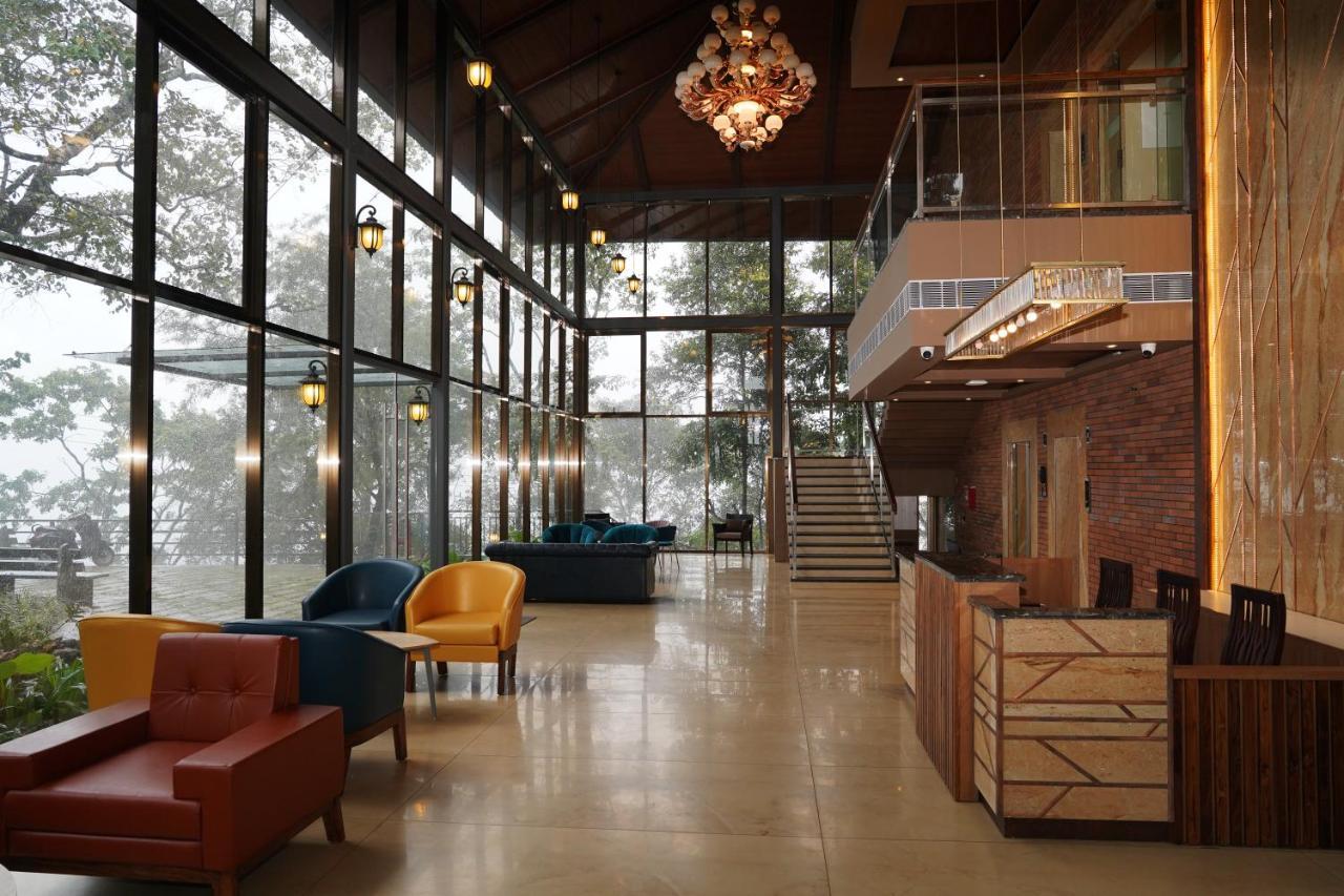 エレファント パッセージ リゾート ムンナール エクステリア 写真 The lobby of the hotel